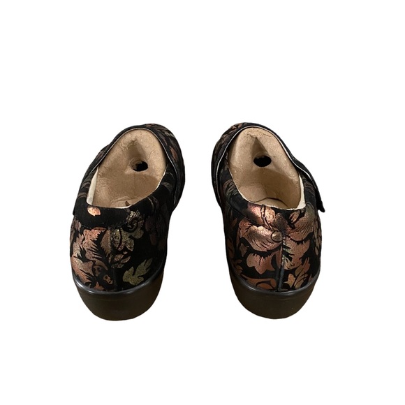 Alegria Lauryn Regal Gold Copper Floral Print Clog Shoes Back - Picture 3 of 7